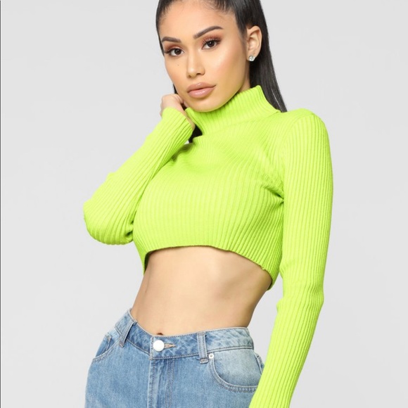 Fashionnova sweater crop top - Picture 2 of 7